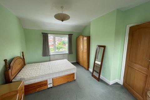 3 bedroom semi-detached house to rent, Newbold Road, Chesterfield, S41