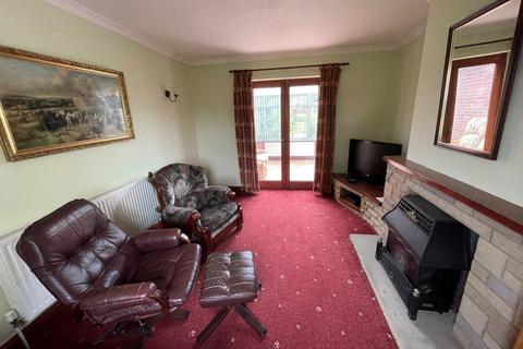 3 bedroom semi-detached house to rent, Newbold Road, Chesterfield, S41