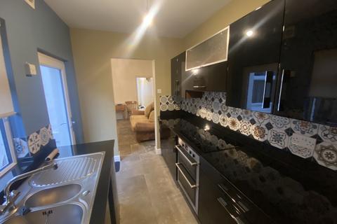 2 bedroom terraced house to rent, Hallowes Lane, Dronfield, Derbyshire, S18
