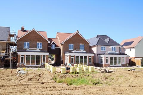 3 bedroom link detached house for sale, Follyfield Gardens, Stebbing.