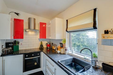 3 bedroom terraced house for sale - Halliday Place, Armley, Leeds, West Yorkshire, LS12