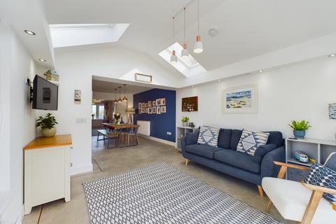 8 North Platt Crescent, Ratho, Newbridge, EH28 8JT