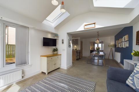 8 North Platt Crescent, Ratho, Newbridge, EH28 8JT