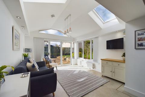 8 North Platt Crescent, Ratho, Newbridge, EH28 8JT