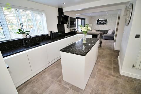 4 bedroom detached house for sale, Gadbury Fold, Atherton, M46 0GX