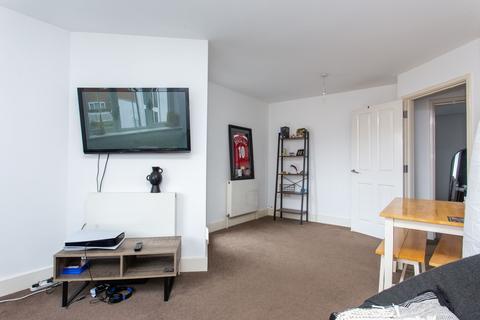 2 bedroom flat for sale, Wicketts End, Whitstable, CT5