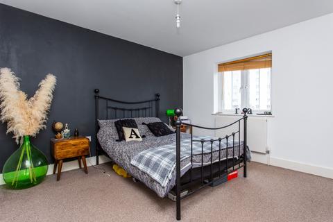 2 bedroom flat for sale - Wicketts End, Whitstable, CT5