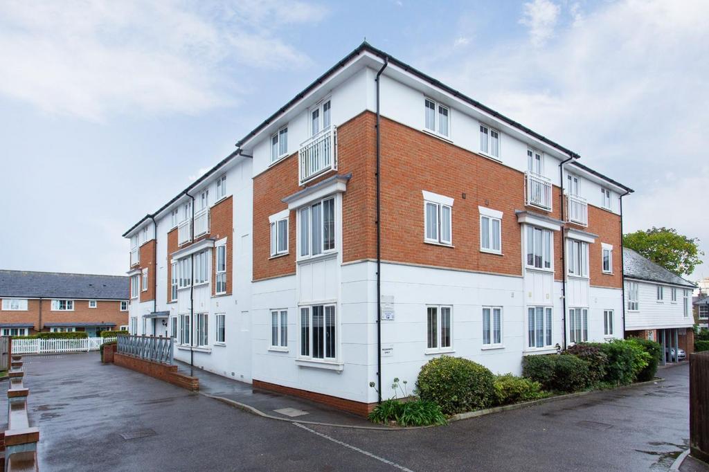 Wicketts End, Whitstable, CT5 2 bed flat for sale £117,500