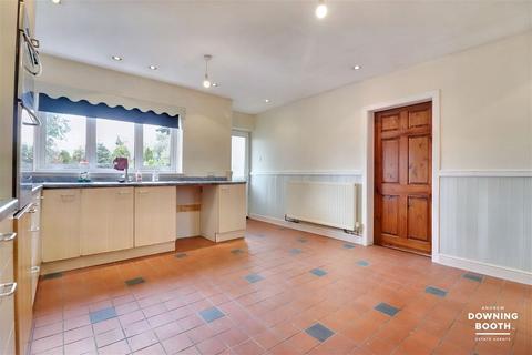 14 Beech Gardens, Lichfield, WS14 9EB