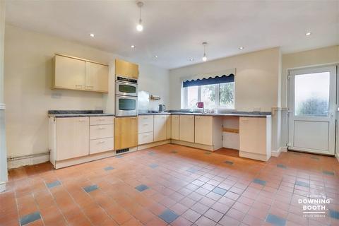 14 Beech Gardens, Lichfield, WS14 9EB