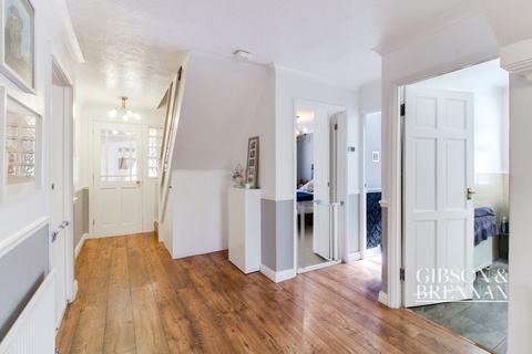 3 bedroom semi-detached house for sale, Orchard Grove, Leigh-on-sea, SS9