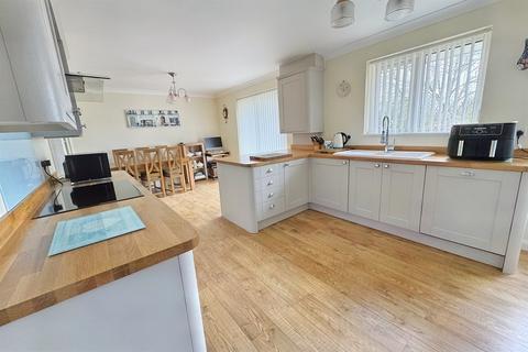 3 bedroom detached bungalow for sale, Merley