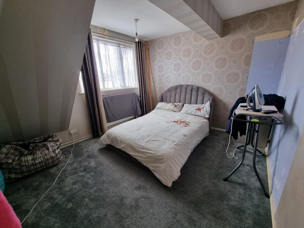 Photograph 8