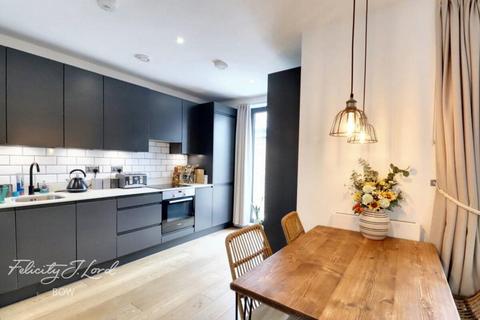 2 bedroom flat to rent, Douro Street, London