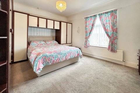 4 bedroom terraced house for sale, High Street, Crigglestone, Wakefield