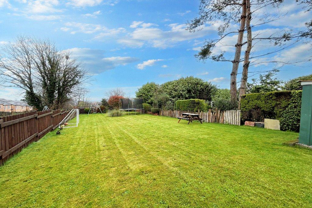 High Street, Crigglestone, Wakefield 4 bed terraced house for sale £