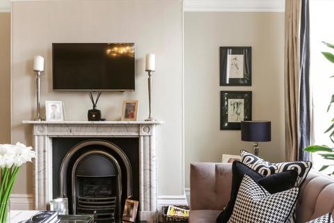 undefined, Crescent Terrace, Cheltenham, Gloucestershire, GL50.