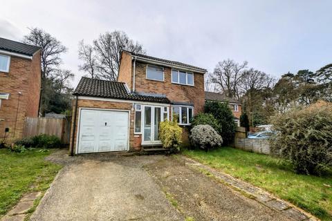 27 Dudley Close, Whitehill, Bordon, GU35 9PY