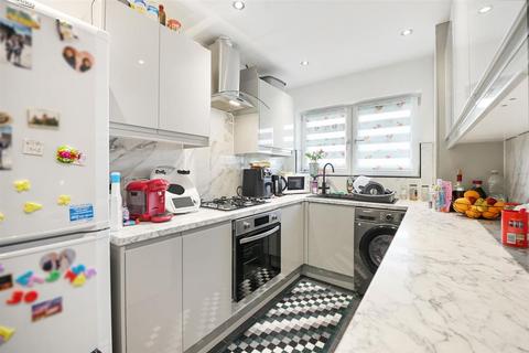 2 bedroom apartment for sale, Blackborne Road, Dagenham, Essex