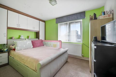 2 bedroom apartment for sale, Blackborne Road, Dagenham, Essex