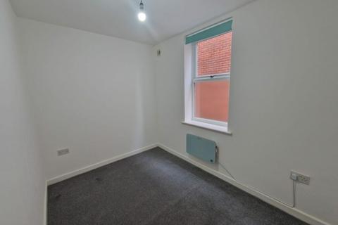 2 bedroom flat to rent - Kings Court, 476, Holdenhurst Road, Bournemouth, BH8 9AQ