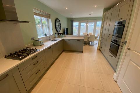 12 Cavalier Square, Chadderton, Oldham, OL9 9FP