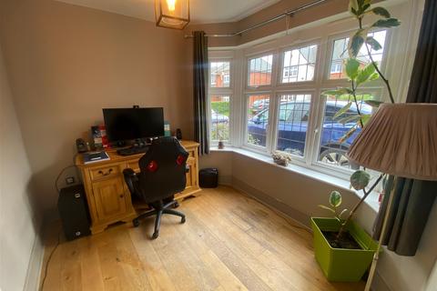12 Cavalier Square, Chadderton, Oldham, OL9 9FP