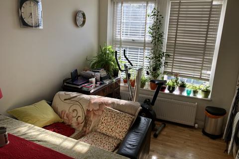 2 bedroom flat for sale, Finchley Road, London NW2