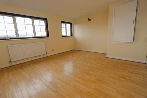 6 bedroom terraced house to rent - Streatham Vale, London SW16