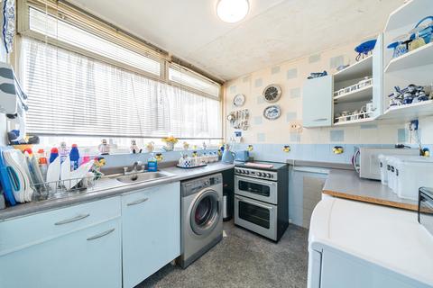 2 bedroom maisonette for sale, Yarnfield Square, Peckham, London