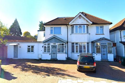 4 bedroom semi-detached house for sale, Hendon Way, NW2