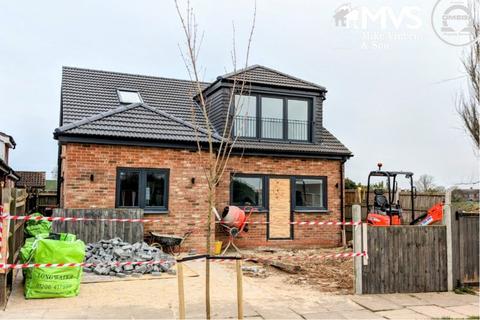 4 bedroom detached house for sale, Dulwich Road, Holland-on-Sea