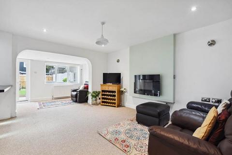 33 Milhoo Court, Waltham Abbey, EN9 3DW