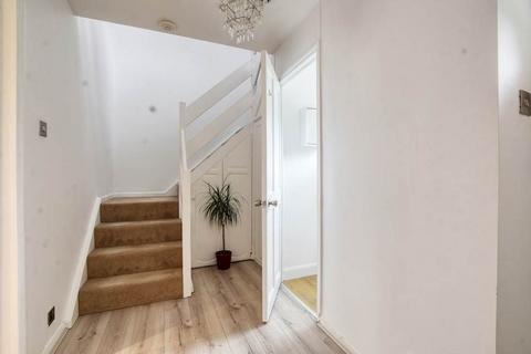 33 Milhoo Court, Waltham Abbey, EN9 3DW