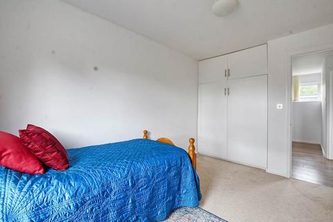 33 Milhoo Court, Waltham Abbey, EN9 3DW