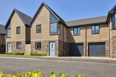 3 bedroom semi-detached house for sale, Holmhill Drive, Laureate Fields, Felixstowe, IP11