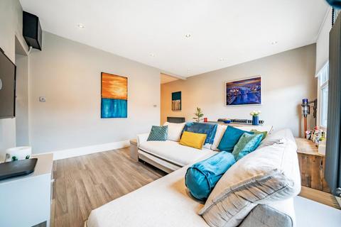 25a Alexandra Road, London, SW19 7JZ
