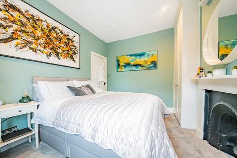 25a Alexandra Road, London, SW19 7JZ