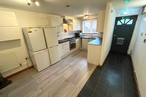 6 bedroom terraced house to rent, Russell Road, Nottingham NG7