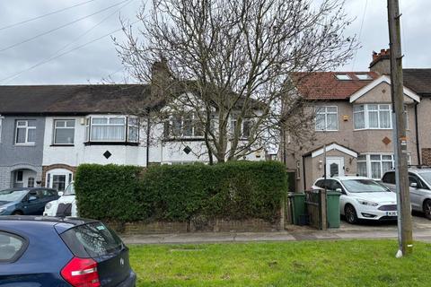 3 bedroom end of terrace house for sale - 27 Prince of Wales Road, Sutton, Surrey, SM1 3PE