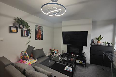 2 bedroom end of terrace house to rent, Henley Terrace, Leeds, West Yorkshire, LS13