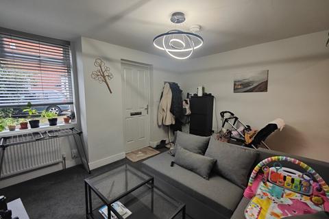 2 bedroom end of terrace house to rent, Henley Terrace, Leeds, West Yorkshire, LS13