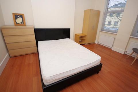 2 bedroom flat to rent - HIGH ROAD, EAST FINCHLEY,  N2