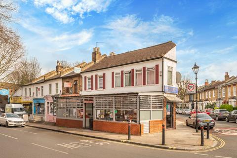 3 bedroom end of terrace house for sale, Evelina Road, London, SE15