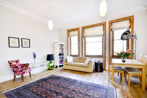 2 bedroom flat to rent, Belsize Park Gardens, Hampstead, London, NW3