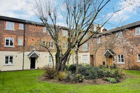 1 bedroom apartment to rent, The Cloisters, Andover