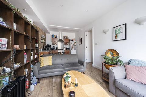2 bedroom flat for sale - Chandlery House, Gowers Walk, Whitechapel, London, E1