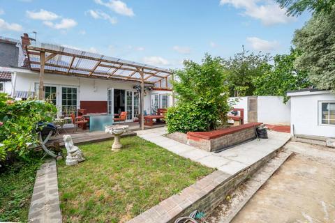 3 bedroom house for sale, Tudor Close, Kingsbury, London, NW9