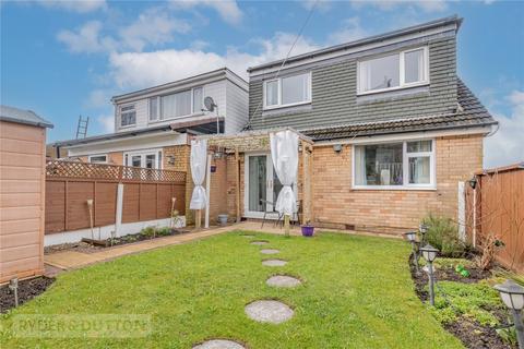 44 Carr House Road, Springhead, Oldham, OL4 4NW