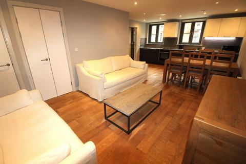 2 bedroom townhouse to rent, Hood Street, Manchester